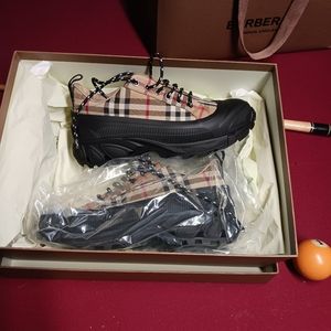 Burberry boots